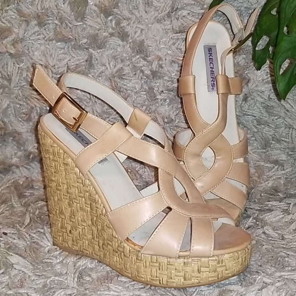 Super Cute Light Tan Sketchers Wedges